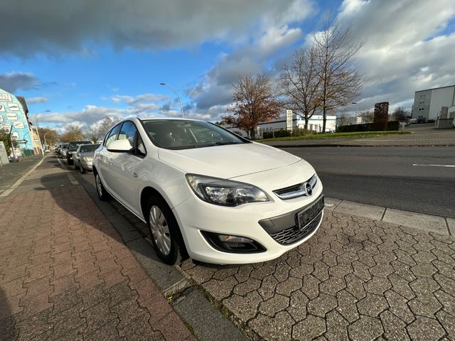 Opel Astra J Lim. 5-trg. Selection