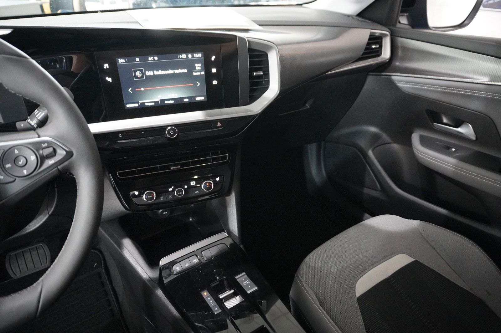 Fahrzeugabbildung Opel Mokka ELEGANCE 1.2T NAVI/LED/KAMERA/SPORT/SH/DAB