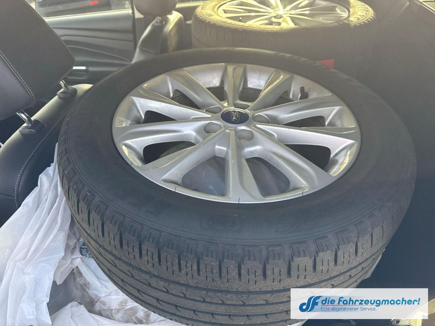 Fahrzeugabbildung Ford Kuga Titanium 180PS StandHZG Navi Keyless*EXPORT