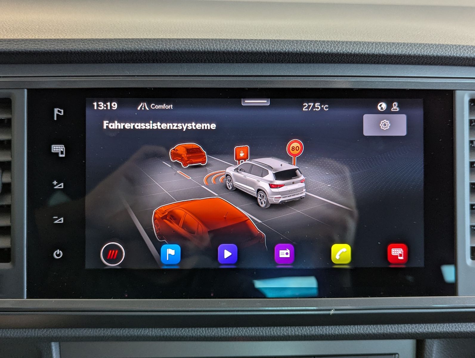 Fahrzeugabbildung CUPRA Ateca 1.5 TSI DSG Business-Plus AHK-Vorb. 19"