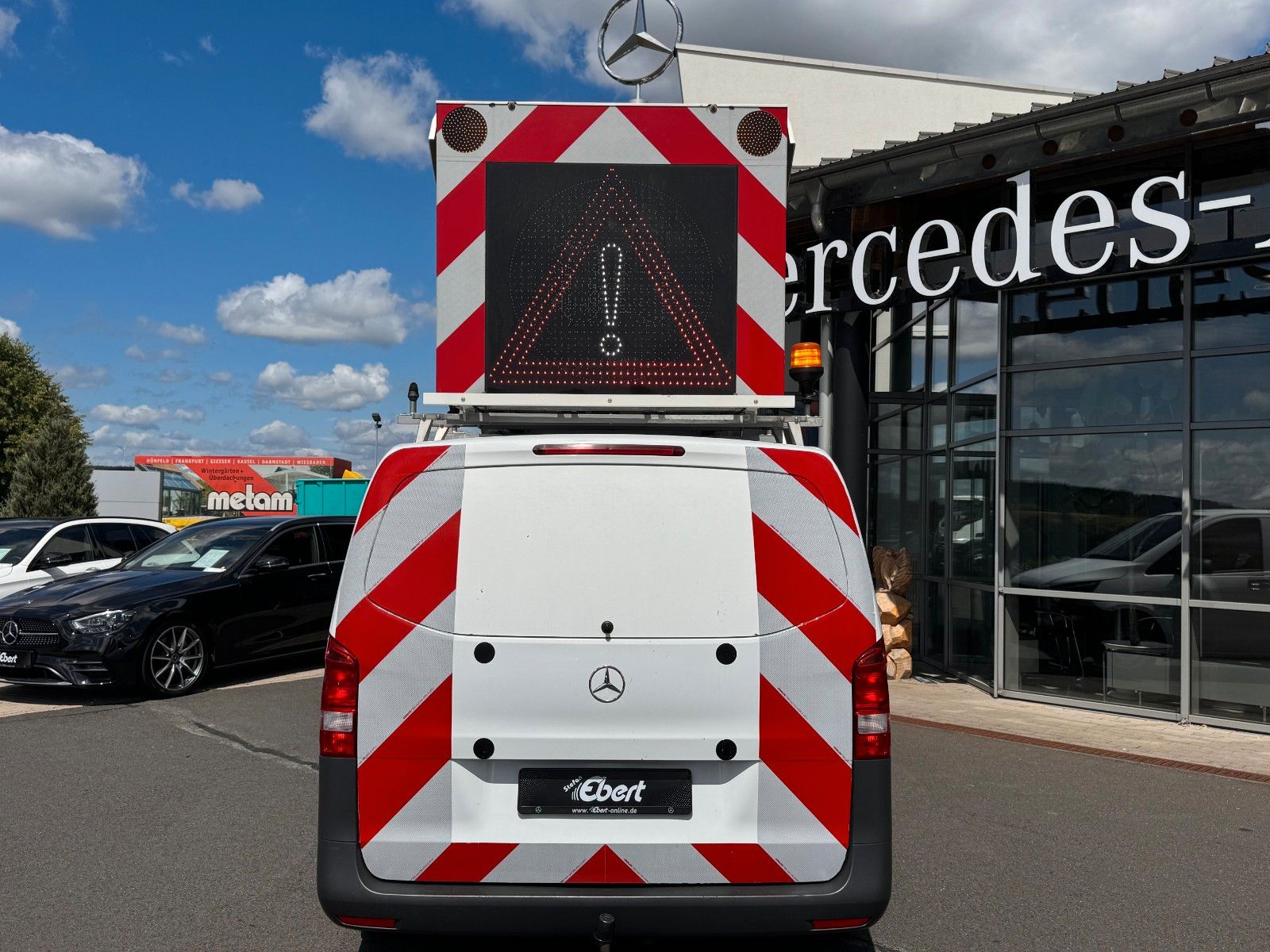 Fahrzeugabbildung Mercedes-Benz Vito 111 CDI Tourer Begleitfahrzeug BF3+ / WVZ