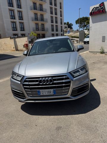 AUDI Audi Q5 40 TDI quattro S tronic Design