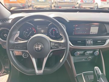 Alfa-Romeo Stelvio - 11