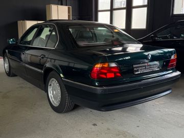 BMW 728 - 4