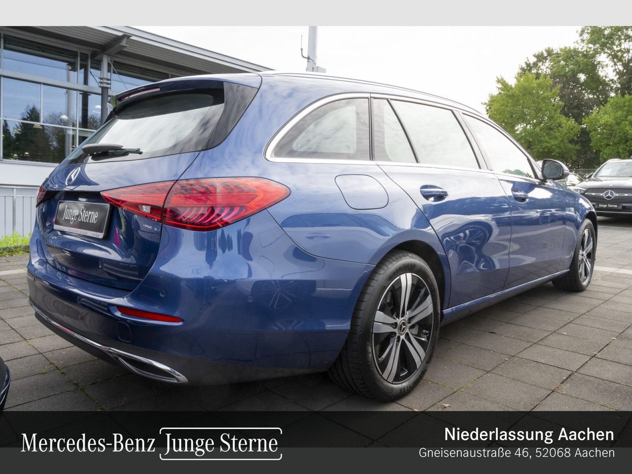 Mercedes-Benz C 300 e T Avantgarde Adv Distr Pano AHK ParkPak foto 3