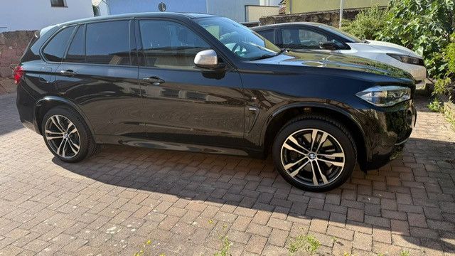 BMW X5 M50