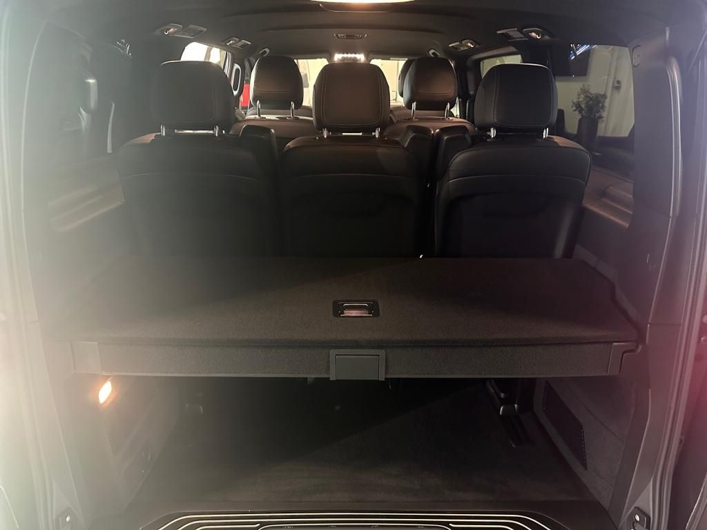 Fahrzeugabbildung Mercedes-Benz V 300 d AVANTGARDE Lang AHK KAM STH SHZ AIRMATIC