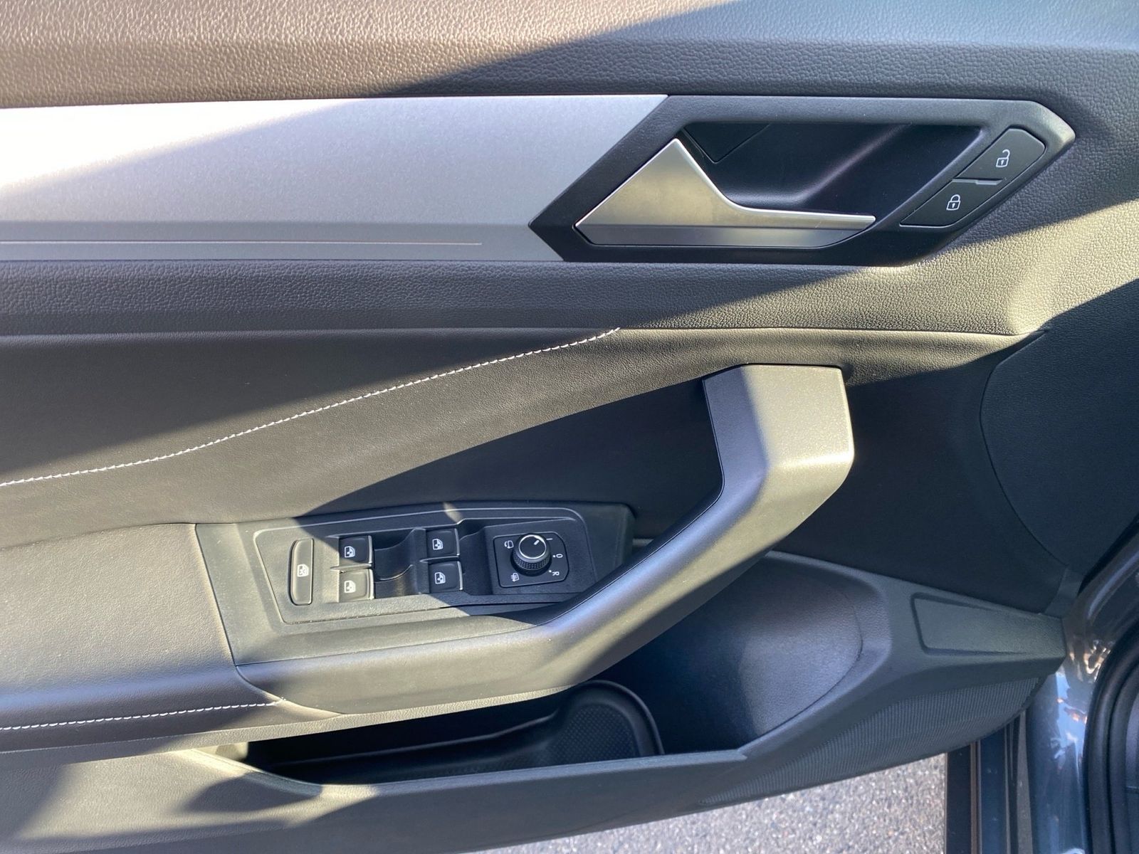 Volkswagen T-Roc - Bild 12