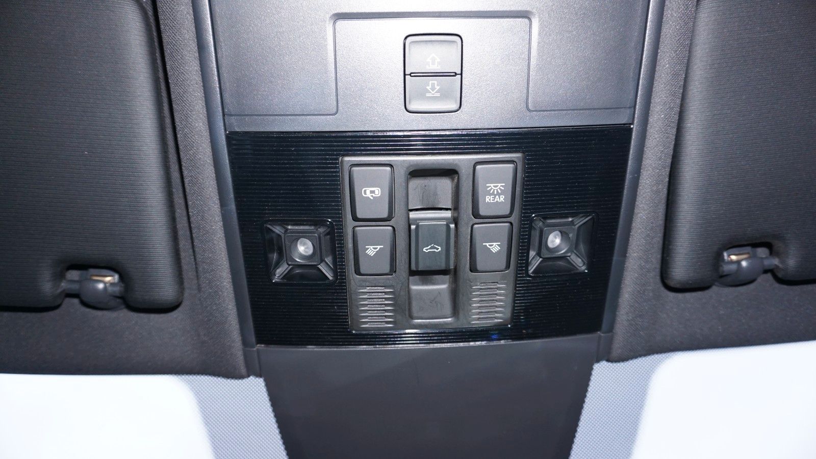 Fahrzeugabbildung Volkswagen Tiguan Highline 4M R-Line Panorama,Navi,LED,AHK