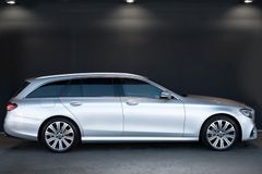 MERCEDES-BENZ E 400 d T 4M Avantgarde *Widescreen*Memory*AHK*