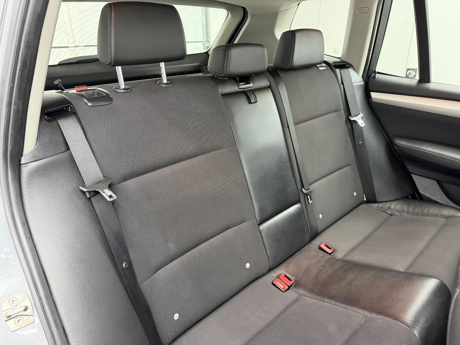 Fahrzeugabbildung BMW X3 20d xDrive Aut./NAVI/XENON/HEAD-UP/AHK