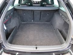 SKODA Octavia Combi 2.0 TDI RS 4x4 DSG Reise Ahk Navi SKODA Octavia Combi 2.0 TDI RS 4x4 DSG Reise Ahk Navi