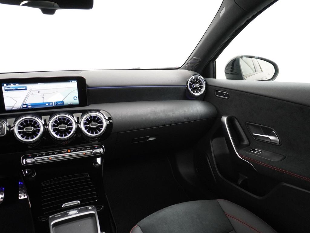 Mercedes-Benz A 180 Star Edition AMG Line | Panorama - Schiebe