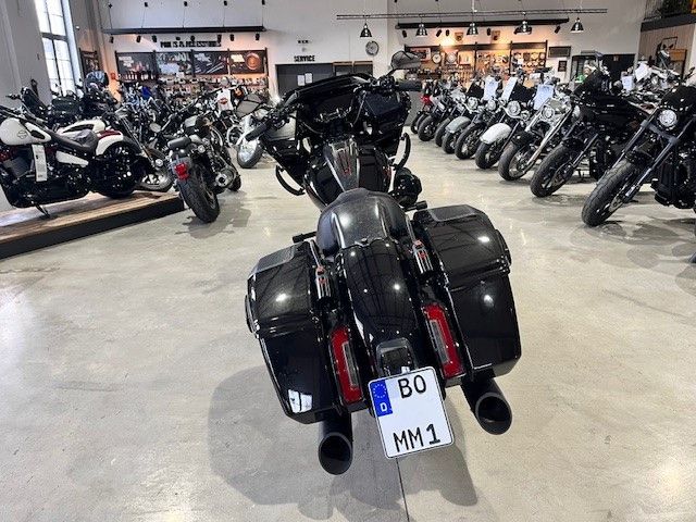 Fahrzeugabbildung Harley-Davidson FLTRXSTSE CVO Road Glide ST 2024