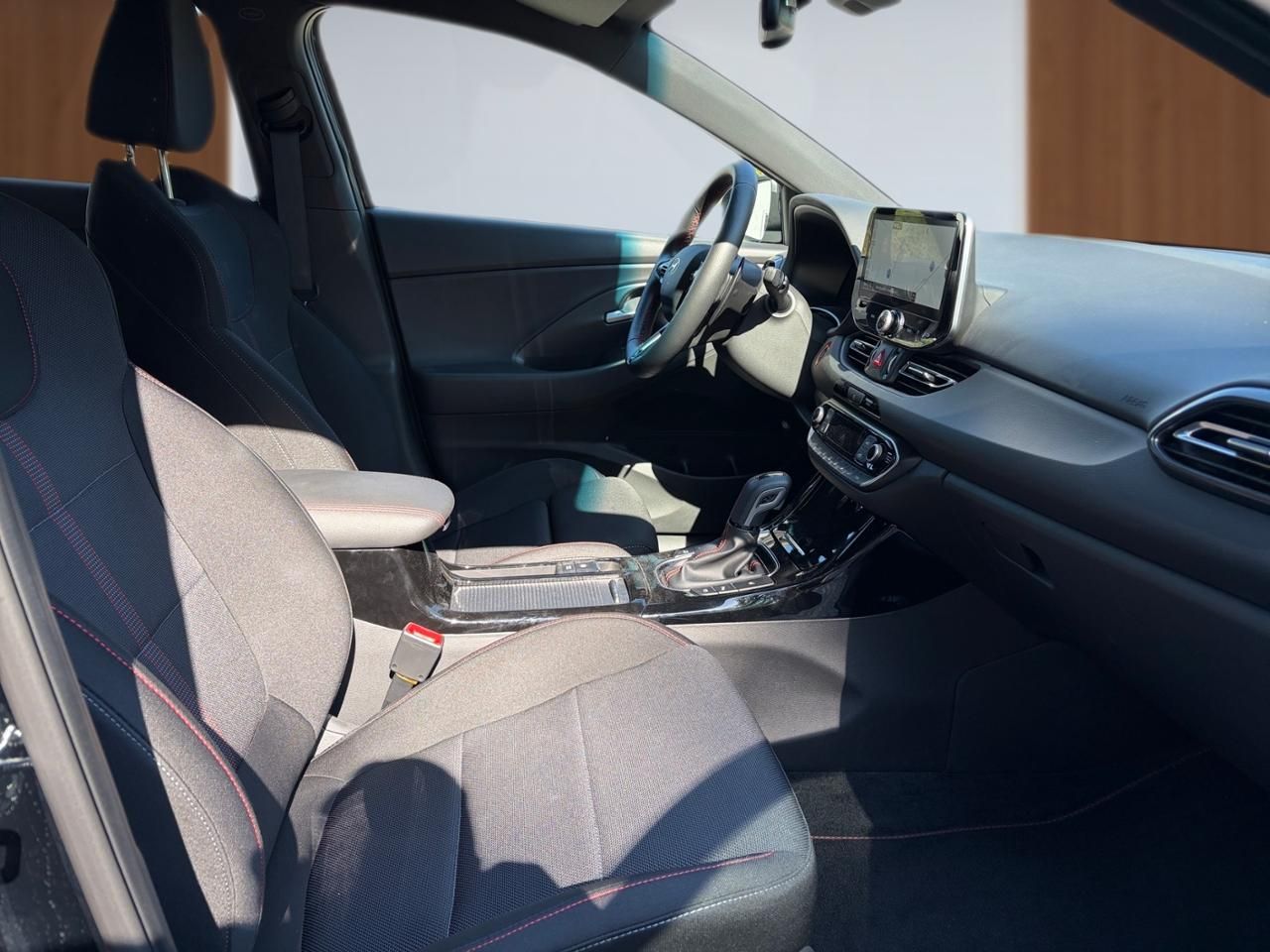 Fahrzeugabbildung Hyundai i30 N-LINE ACC AUT DynLicht Kam. KeyLess KlimaA