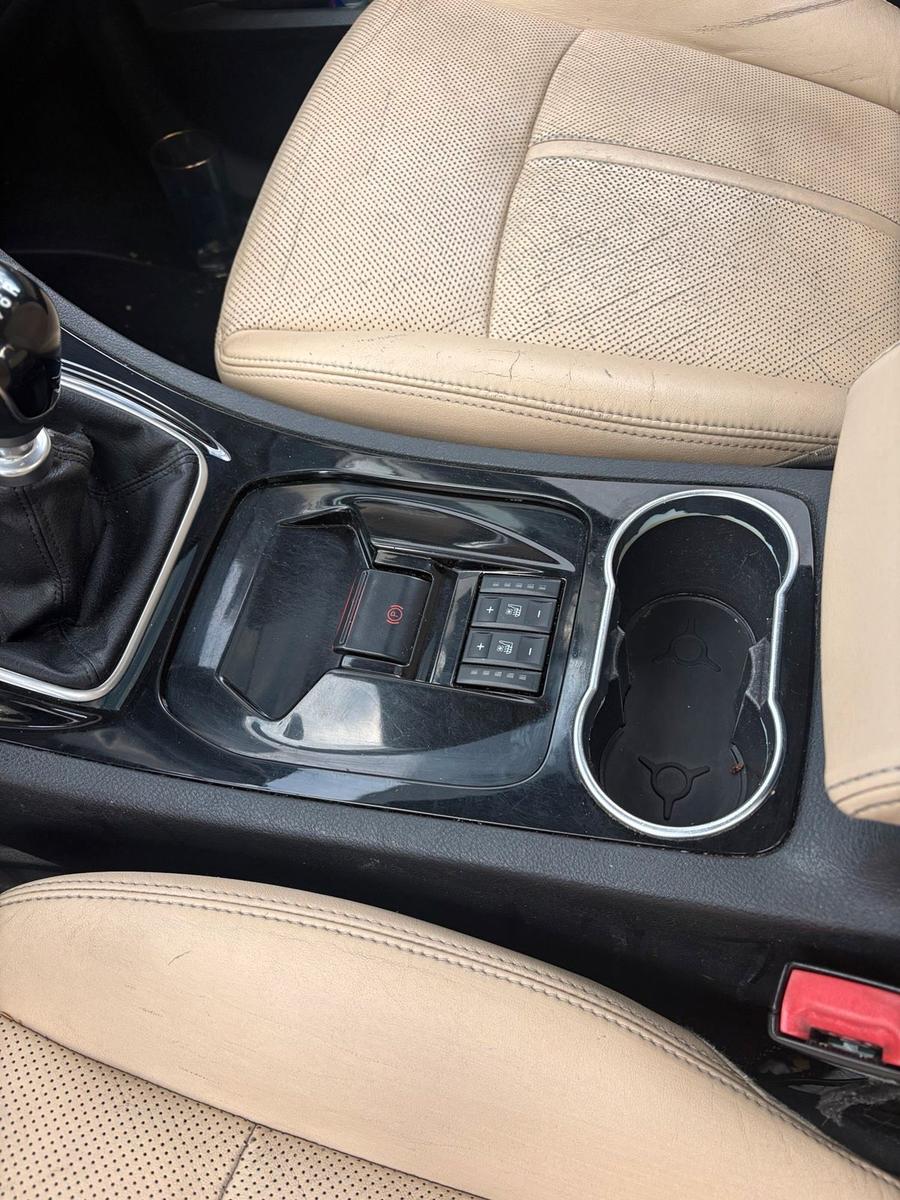 Ford Galaxy 2011 — photo 9