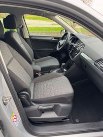 Volkswagen Tiguan - 9