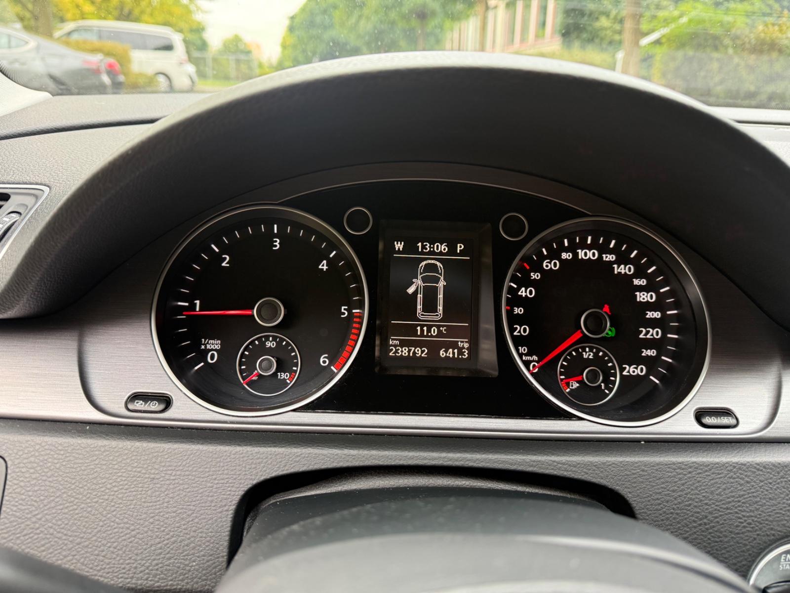 Volkswagen Passat 2014 — photo 15