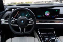 BMW 740 – 13 / 33