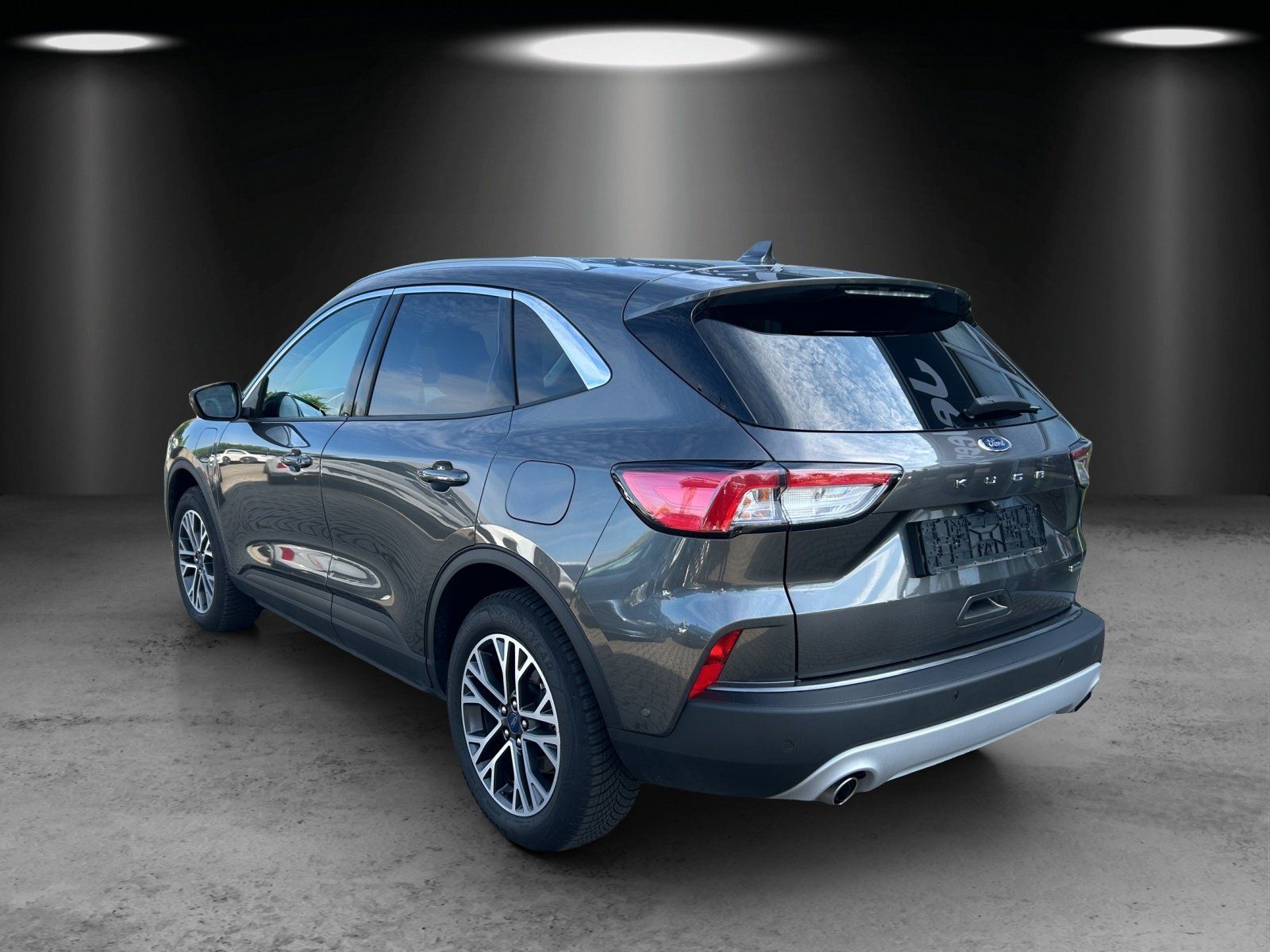 Fahrzeugabbildung Ford Kuga Titanium X PHEV HUD Navi digitales Cockpit