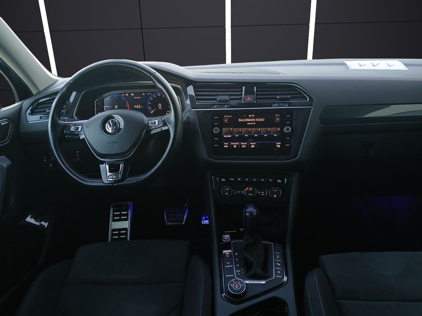 Fahrzeugabbildung Volkswagen Tiguan Allspace TDI Highline DSG 4M R-Line LED A