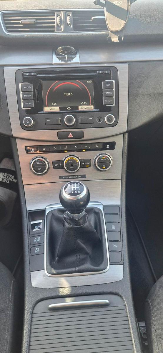 Volkswagen Passat 2012 — engine 140 HP (103kW)