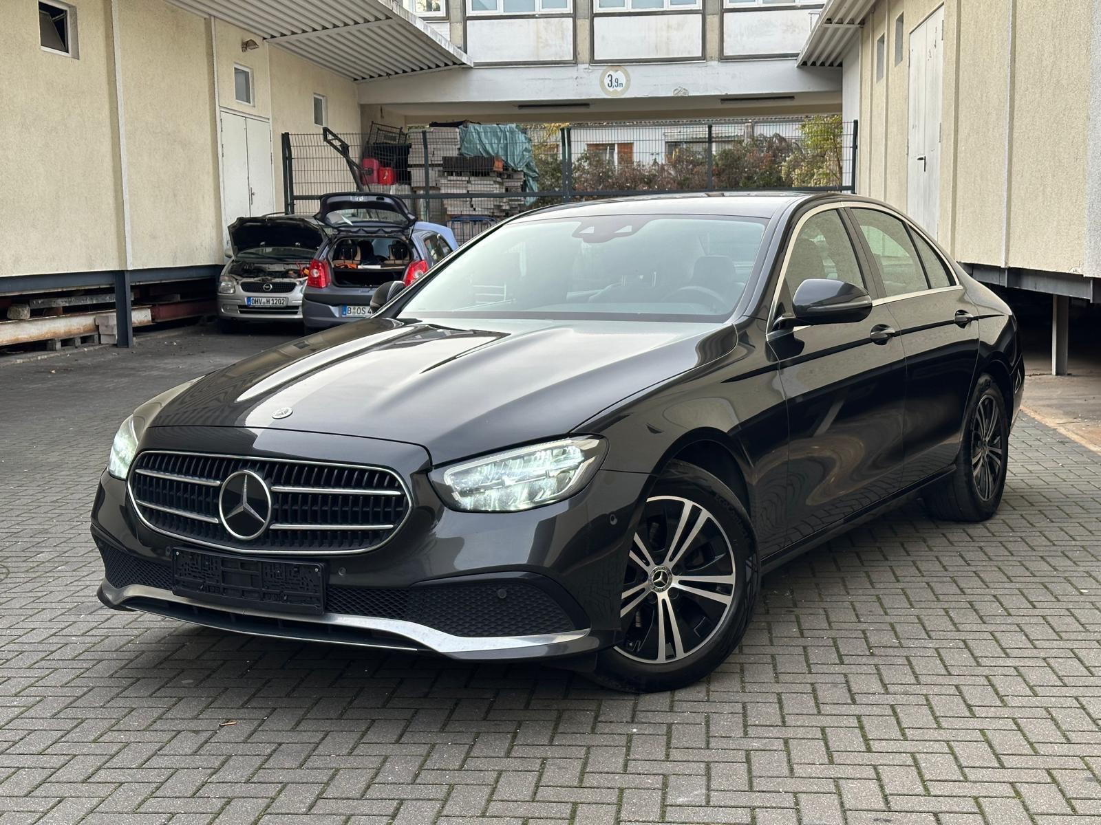 Mercedes-Benz E 220 d Limousine KAMERA AMBIENTE SzH