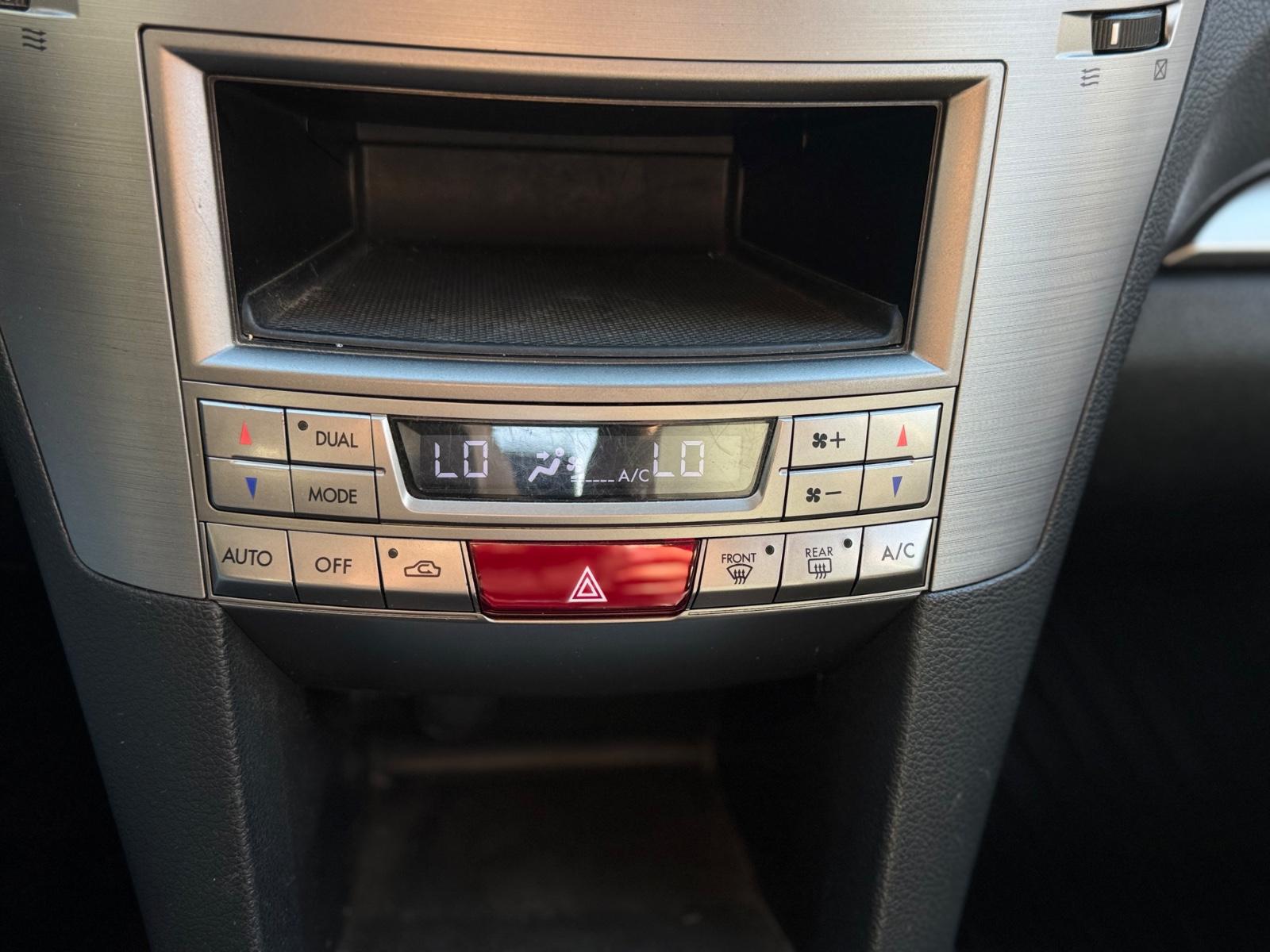 Subaru Outback 2010 — photo 21