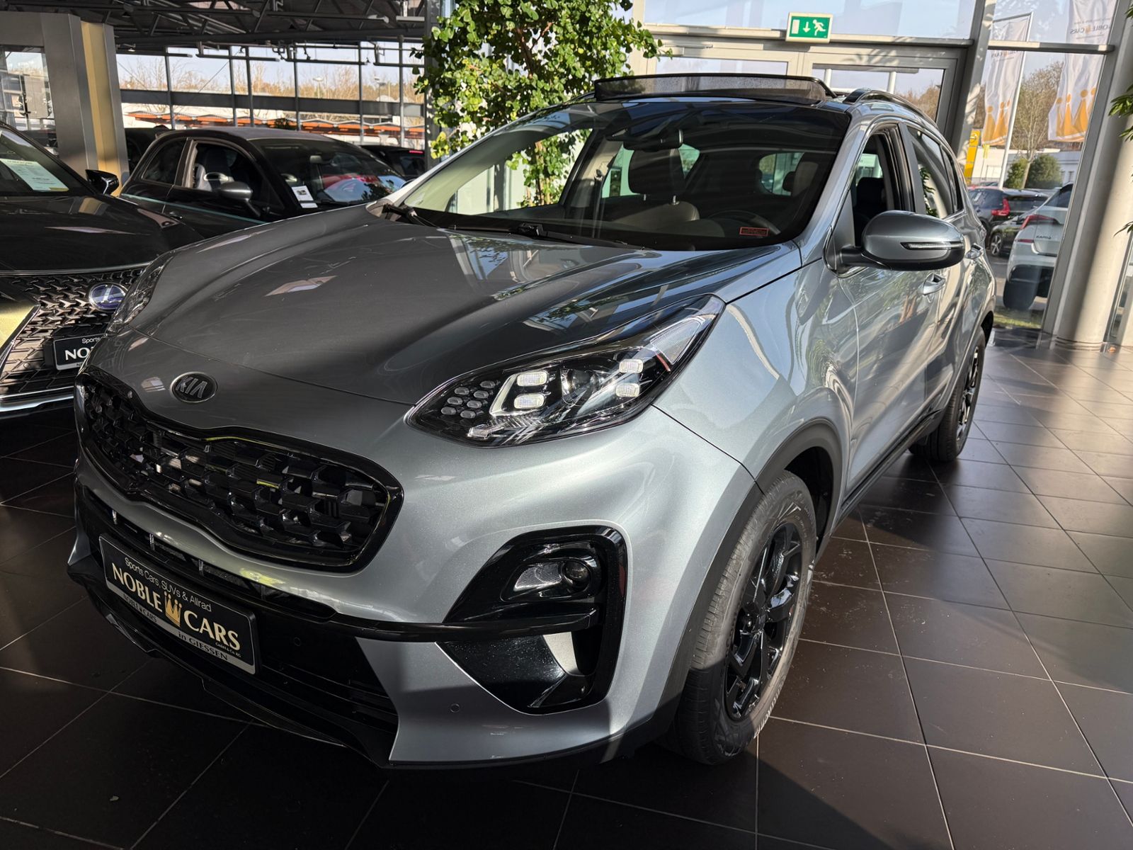 Fahrzeugabbildung Kia Sportage Black Edition PANO AHK LED