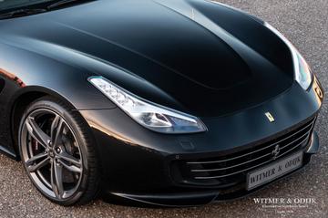 2017 Ferrari GTC4LUSSO — миниатюра 17