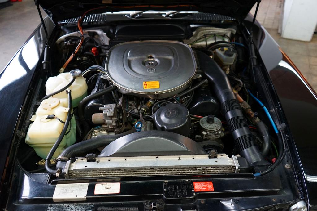 Mercedes-Benz SL 560