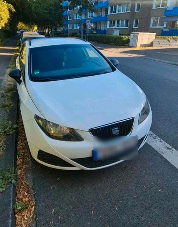 Seat Ibiza 2011 — rear view