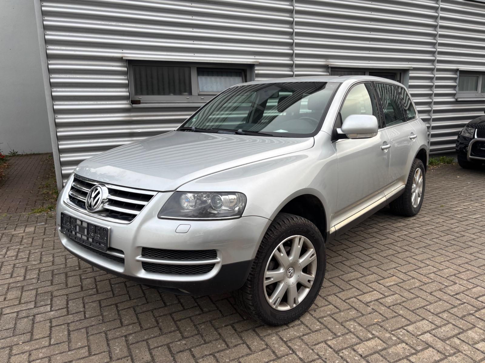 Volkswagen Touareg 2005 — rear view