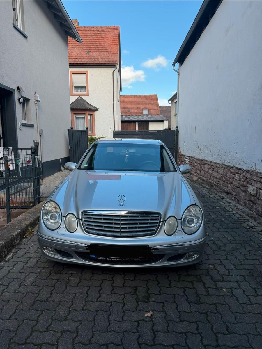 Mercedes-Benz E 270