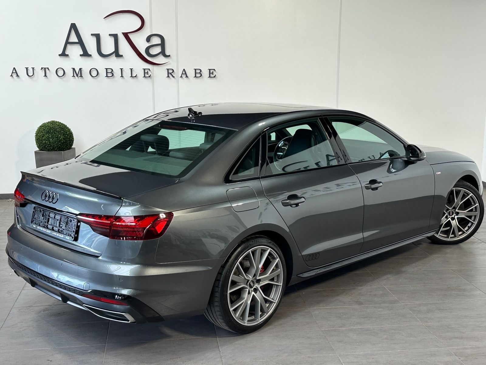 Fahrzeugabbildung Audi A4 40 TDI S-Line Black NAV+LED+PANO+AHK+KAM