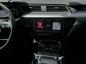 Audi Q8 e-tron - 6