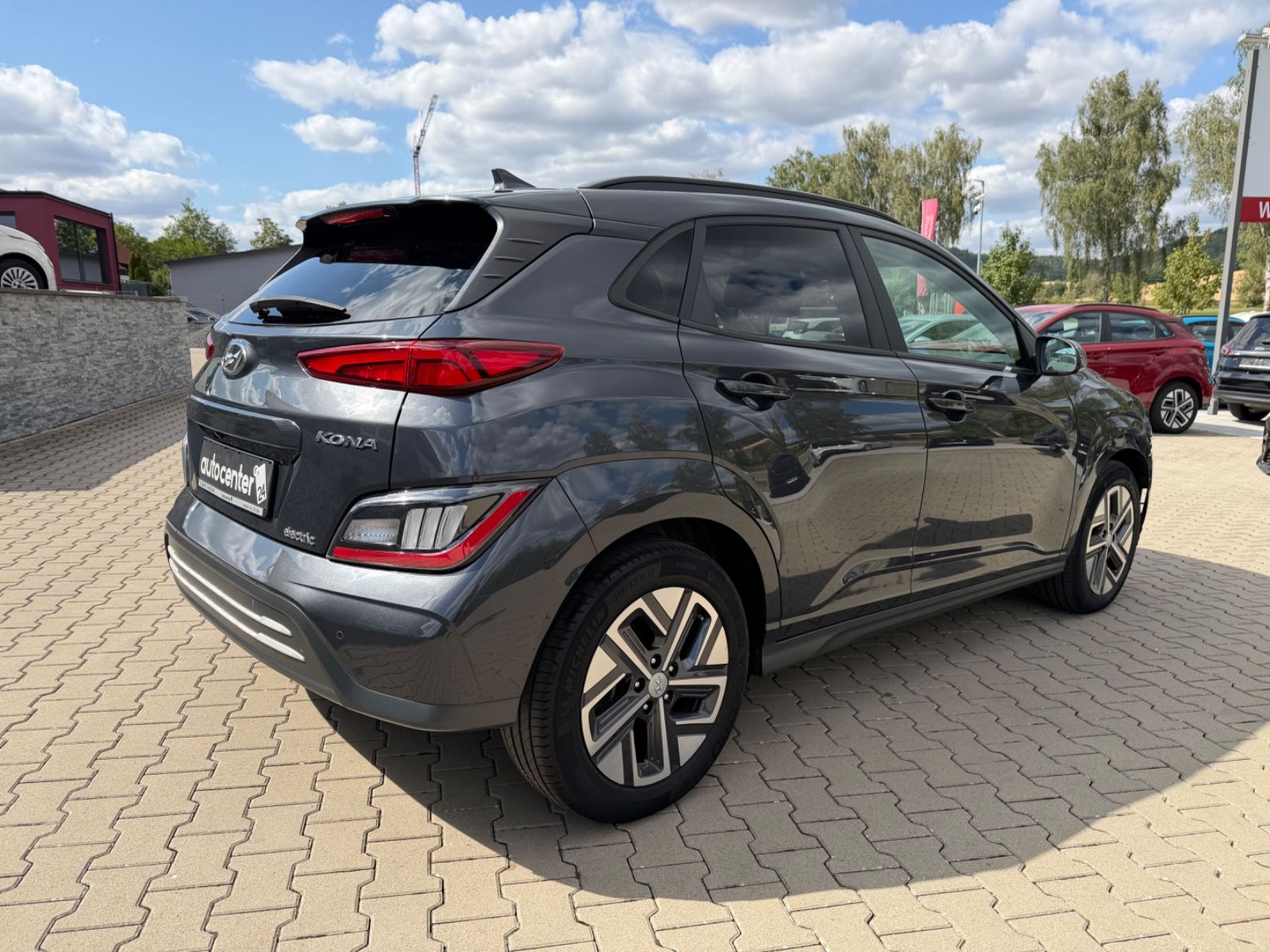Fahrzeugabbildung Hyundai Kona Elektro°64 kWh°AHK°Navi°Kamera°SOH 97%