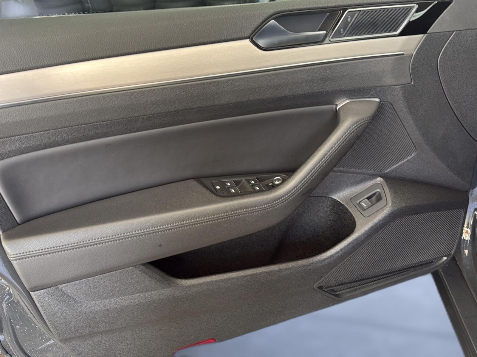 Fahrzeugabbildung Volkswagen Passat Variant Highline /unfallfrei