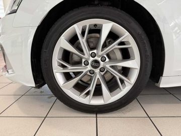 Fotografie des Audi A5 Cabriolet 2,0l TFSI S-tronic EU-Import 40 TFS