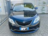 Lancia Ypsilon 1.2 69 CV 5 porte Gold - blaue Lancia Ypsilon