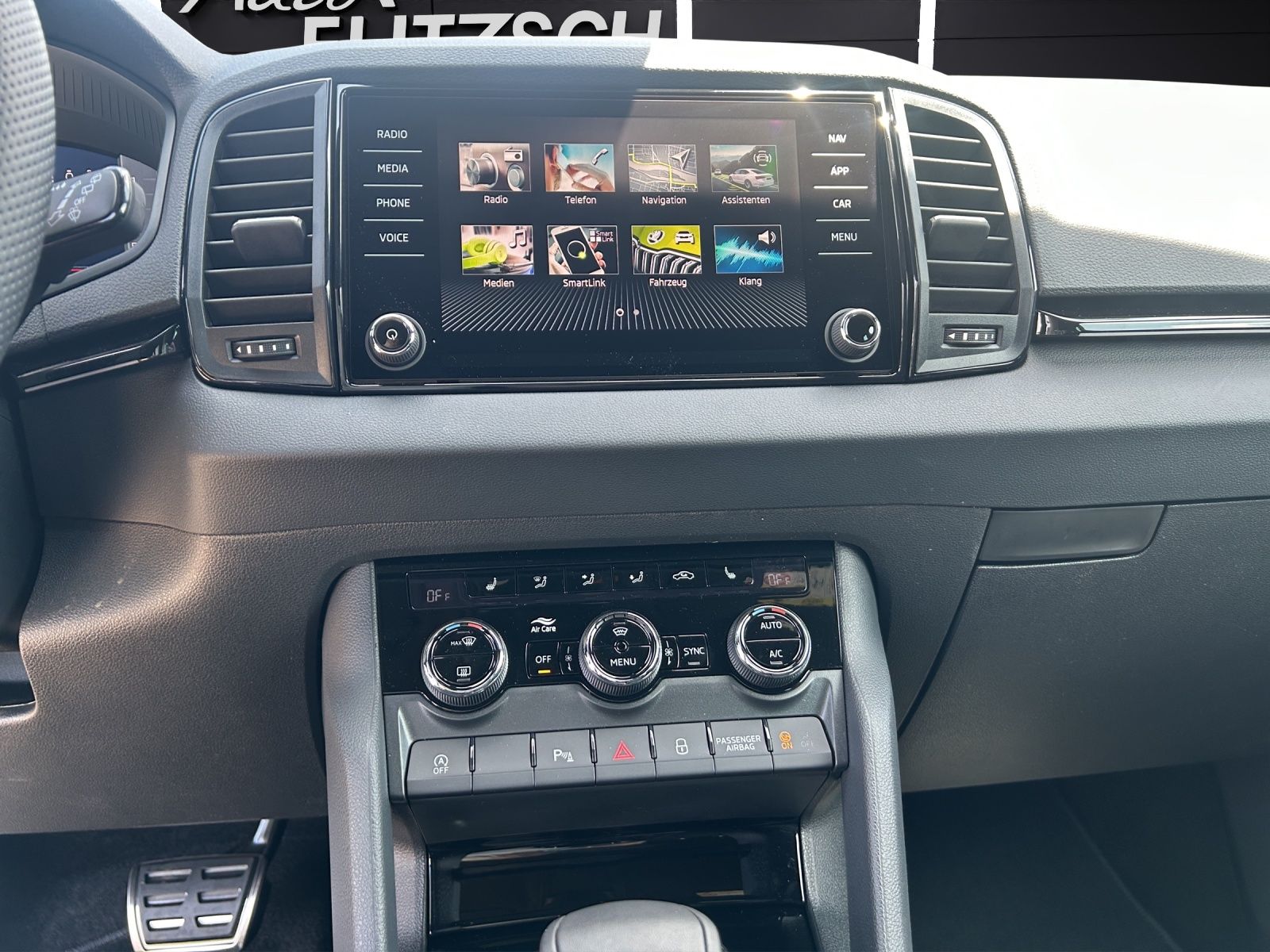 Fahrzeugabbildung SKODA Karoq 2.0 TDI Sportline MATRIX AHK