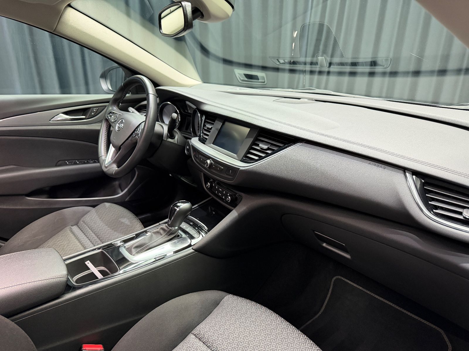 Fahrzeugabbildung Opel Insignia B Sports Tourer Edition|AUTOMATIK|NAVI