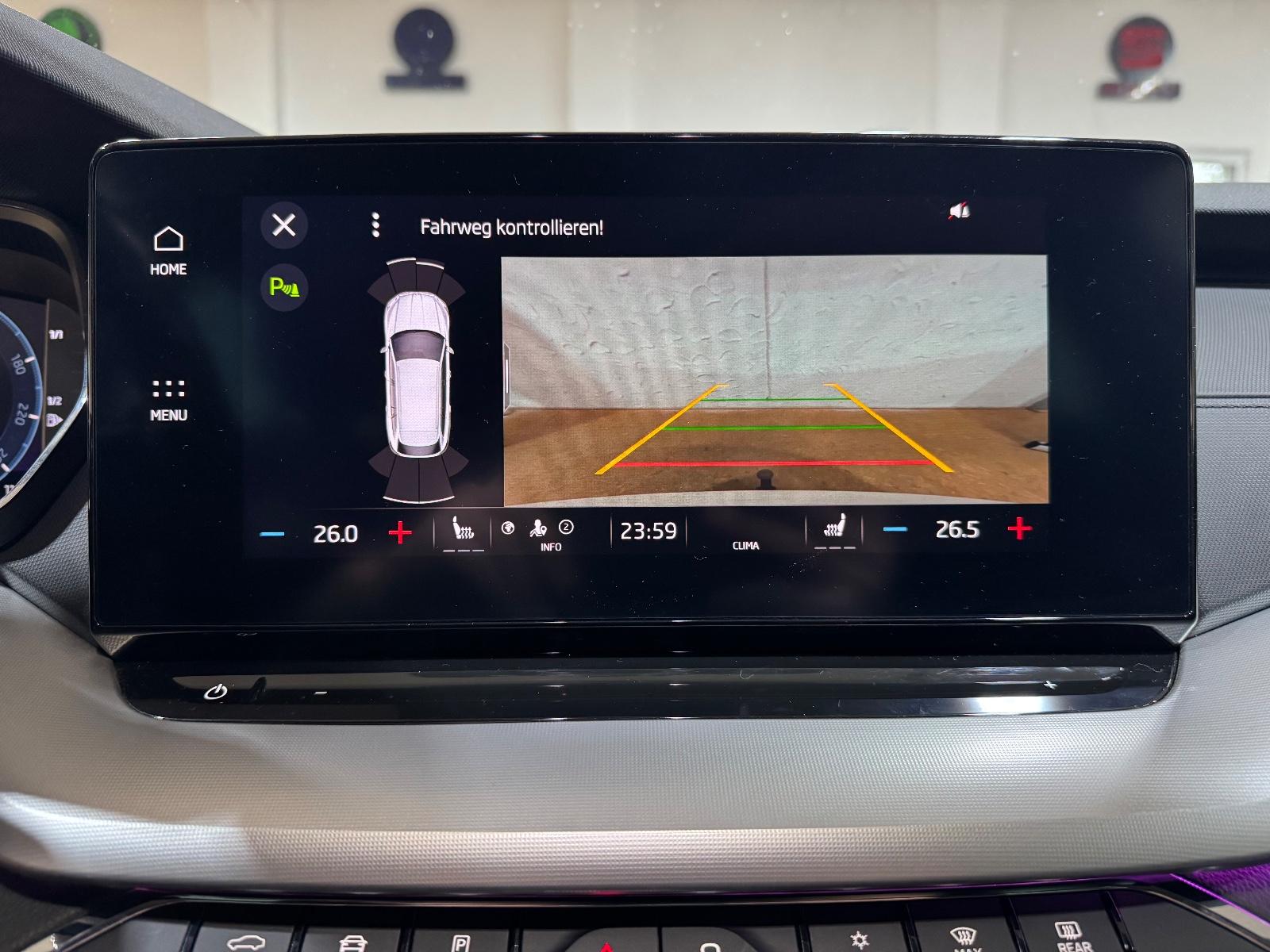 Skoda OctaviaCombiClever 2.0TDI DSG/STHEIZ/AHK/MATRIX