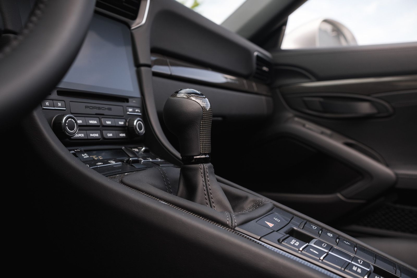 Fahrzeugabbildung Porsche 991/911 Speedster-90Ltr.-Lift-Approved-56 KM!!!