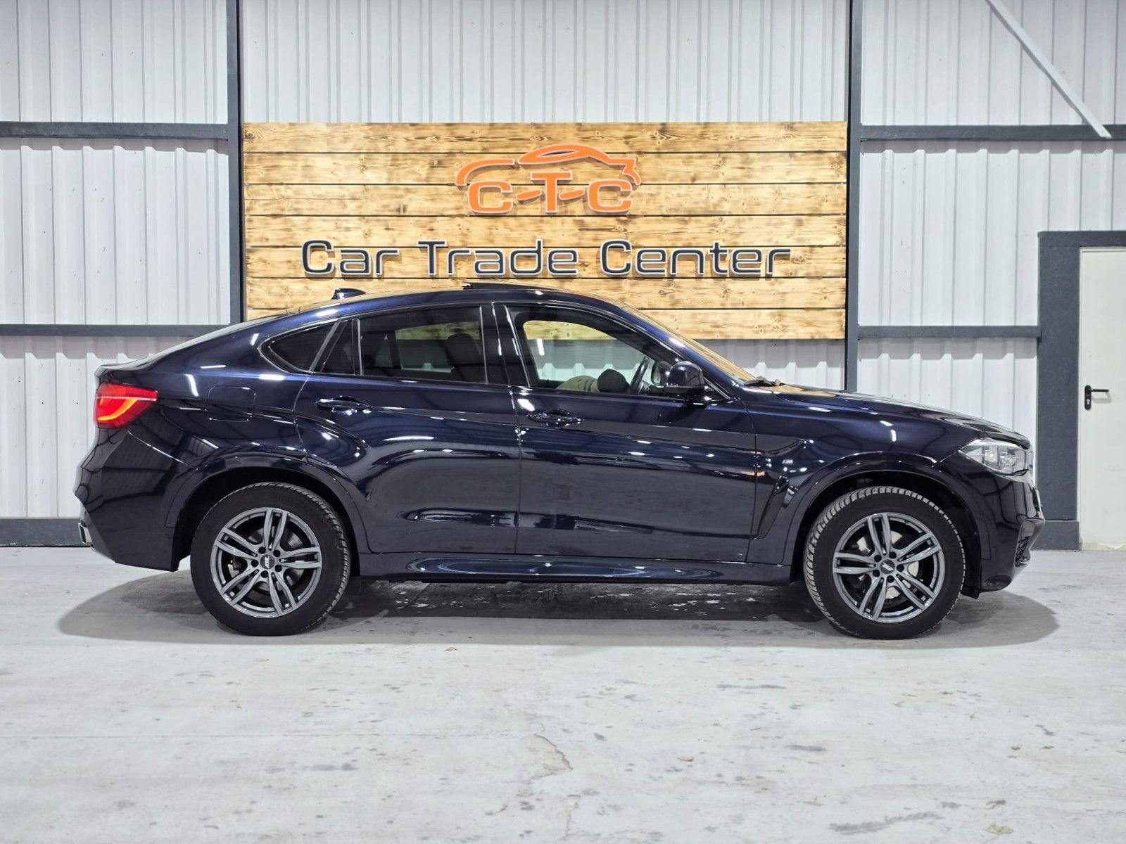 Fahrzeugabbildung BMW X6 xDrive 30d M-Paket/Schiebedach/GARANTIE+TÜV