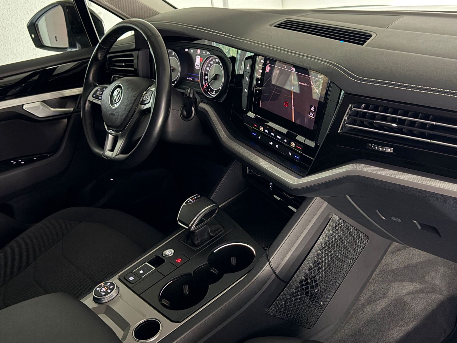 Fahrzeugabbildung Volkswagen Touareg 3.0 TDI 4Motion/KAMERA/ACC/AHK/LED