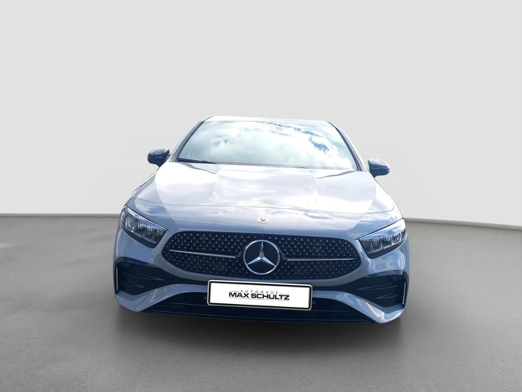 Fahrzeugabbildung Mercedes-Benz A 200 Kompaktlimousine AMG Line*Night Paket*LED