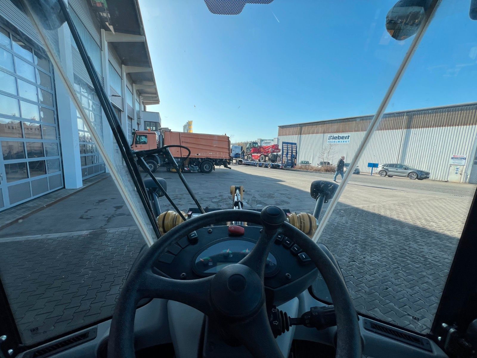 Fahrzeugabbildung CAT 906M / 2020 / nur 480h / Gabel / Schaufel