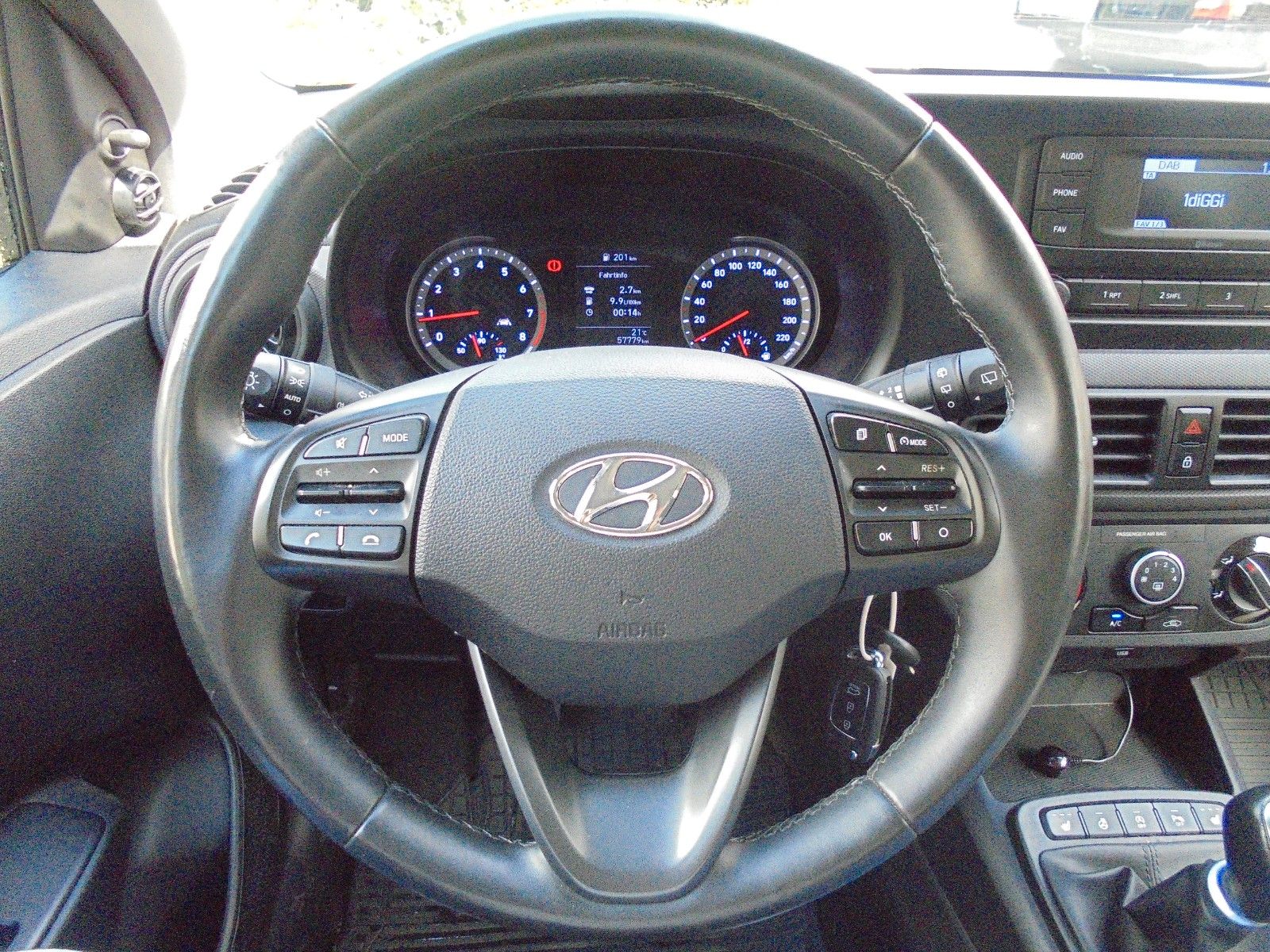Fahrzeugabbildung Hyundai i10 Select/Tüv & Service Neu/Klima/Shz/1.Hand