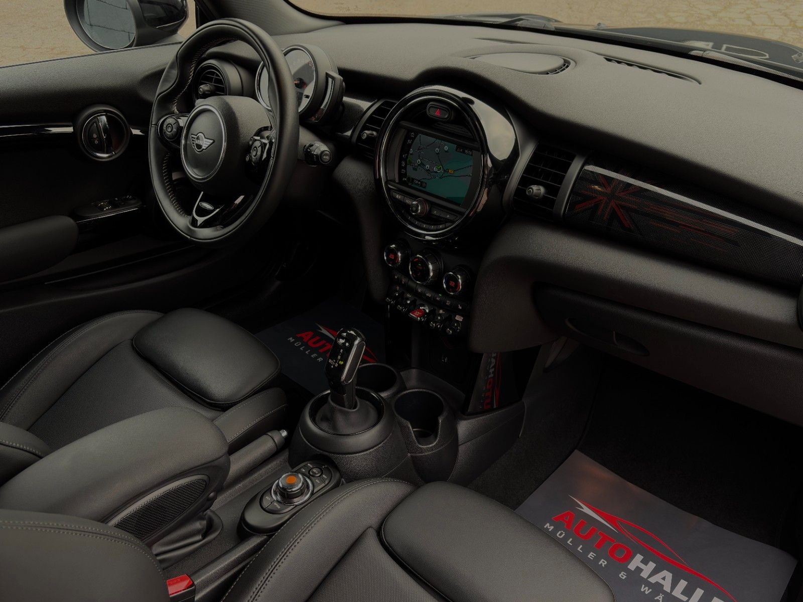 Fahrzeugabbildung MINI Cooper F56 Autom Chili Leder CarPlay Tempo. PDC